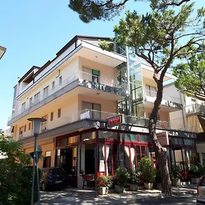 https://hotel-villa-dina.hotelslidodijesolo.com